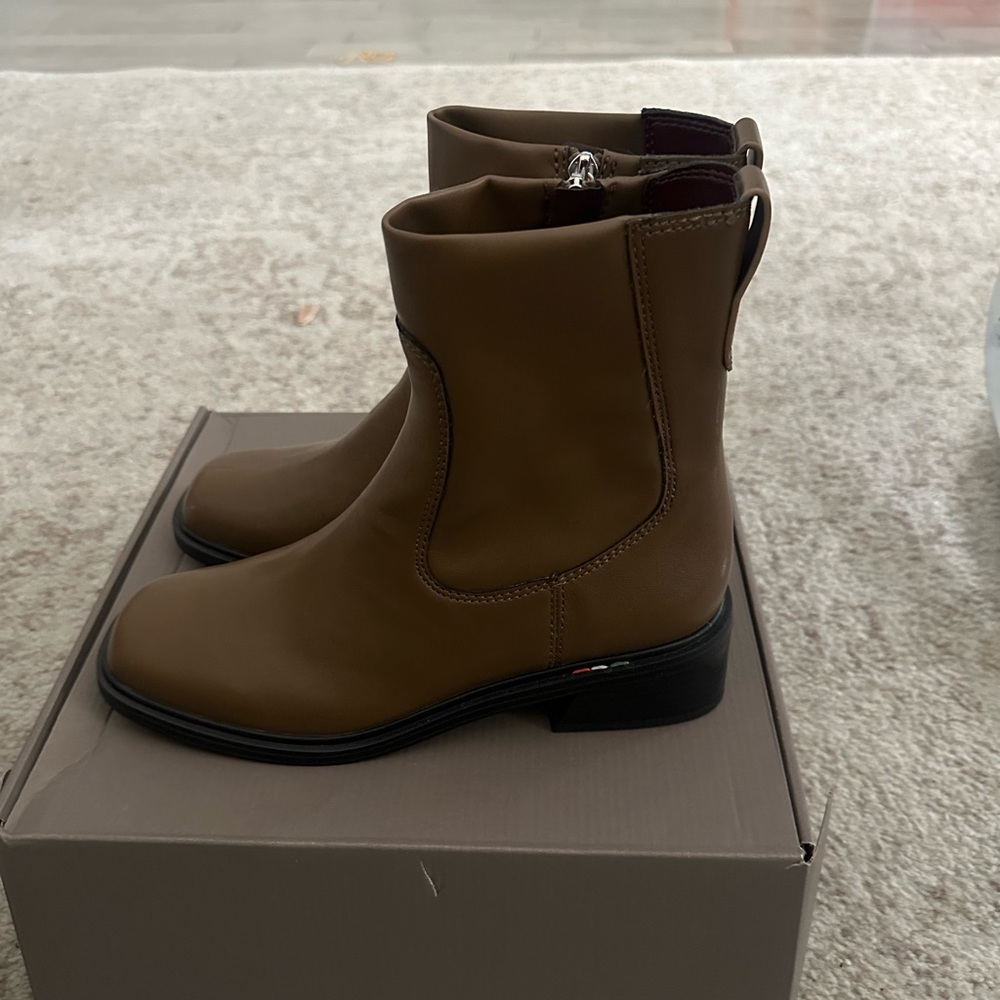 Franco Sarto brown women’s  Boots